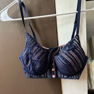 Victoria’s Secret bra size 34B never worn